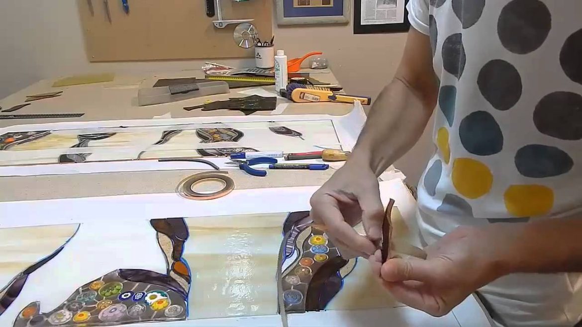 Como-El-arte-del-vidrio-Tiffany-sigue-fascinando-a-los-coleccionistas | CTB News Cómo "El arte del vidrio Tiffany" sigue fascinando a los coleccionistas